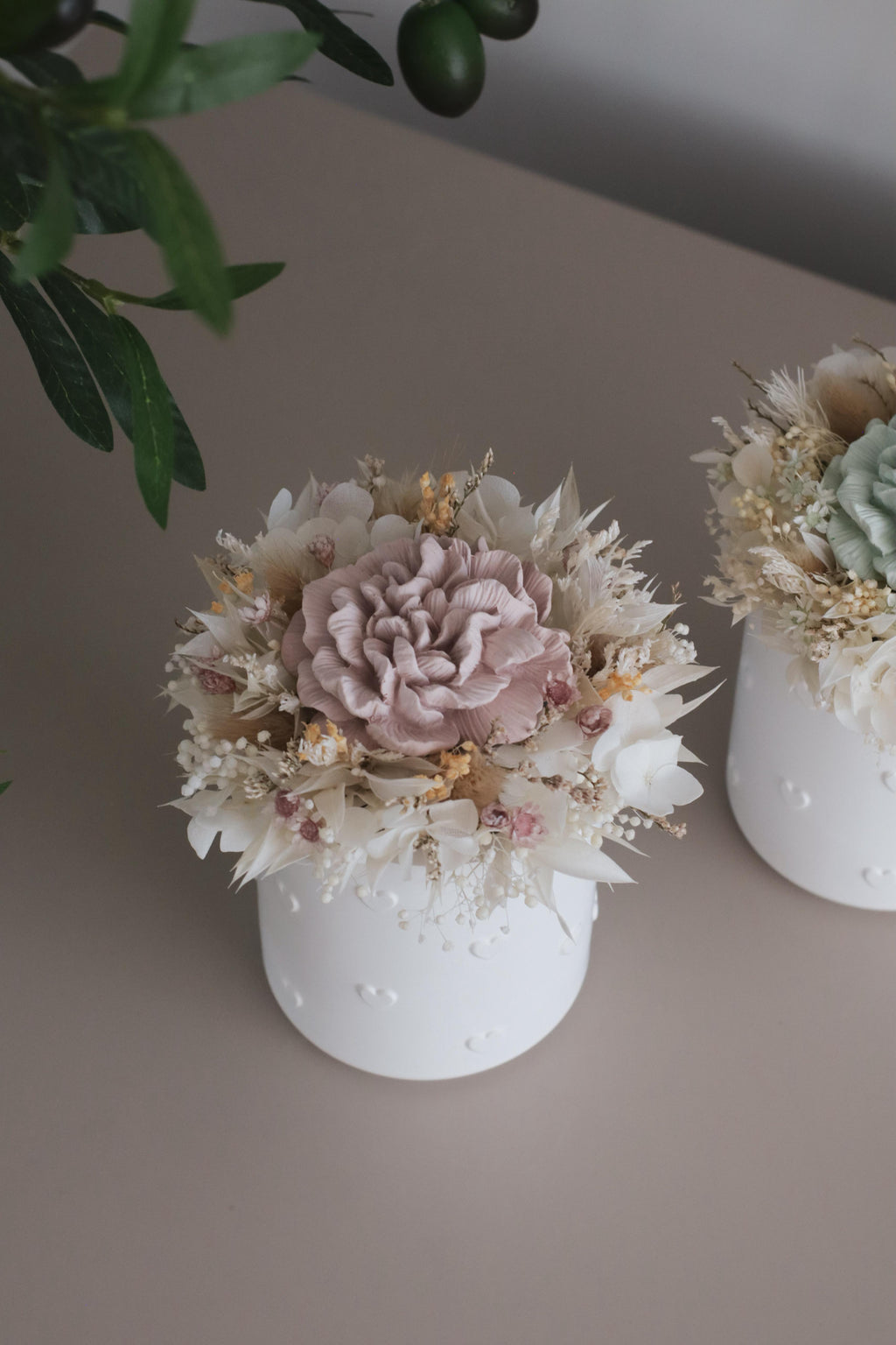 Vaso Amor com flores preservadas e gesso perfumado