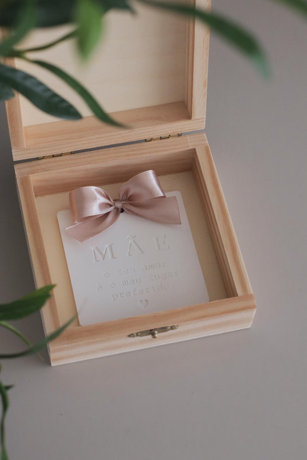 Caixa de Madeira Mãe com peça de gesso perfumado