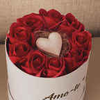 Caixa redonda com rosas