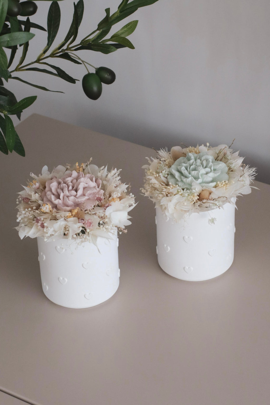 Vaso Amor com flores preservadas e gesso perfumado